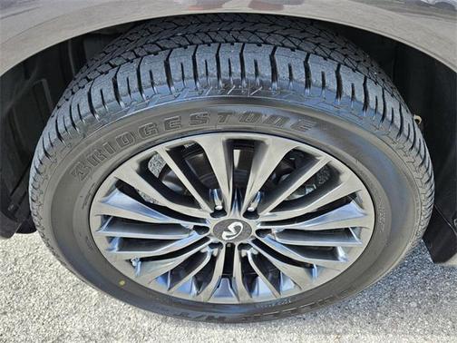 2024 INFINITI QX80 SENSORY AWD