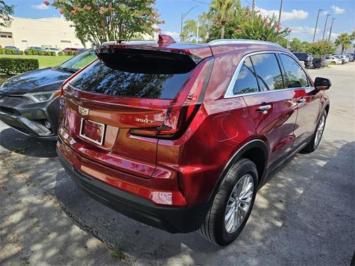 2024 Cadillac XT4 Luxury