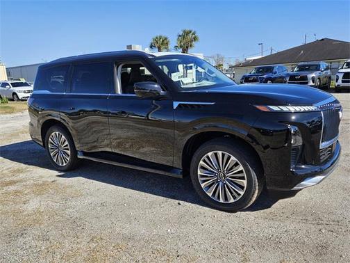 2025 INFINITI QX80 Luxe