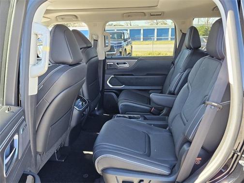 2025 INFINITI QX80 Luxe