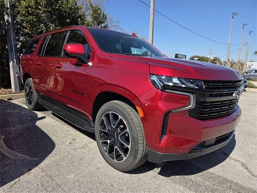 2023 Chevrolet Suburban RST