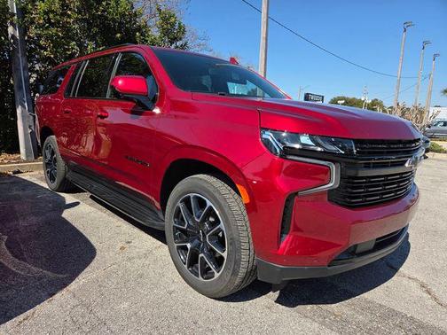 2023 Chevrolet Suburban RST