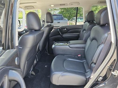 2023 INFINITI QX80 Luxe
