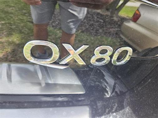 2023 INFINITI QX80 Luxe