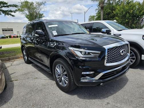 2023 INFINITI QX80 Luxe