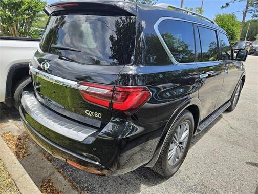 2023 INFINITI QX80 Luxe