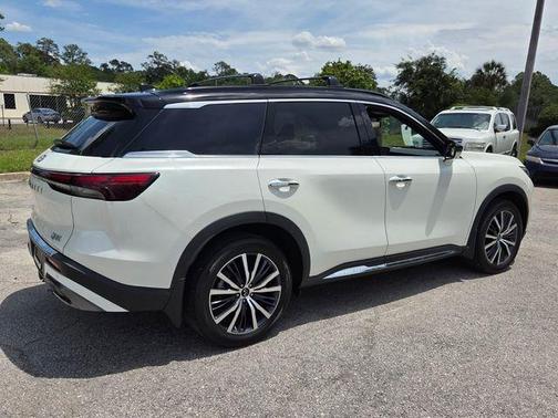 Majestic White/Black Obsidian 2023 INFINITI QX60 AUTOGRAPH