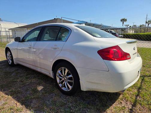 2009 INFINITI G37x Base
