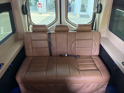 Arctic White 2023 Mercedes-Benz Sprinter 2500 Crew 170 WB