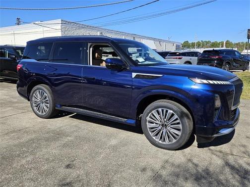 2025 INFINITI QX80 Luxe