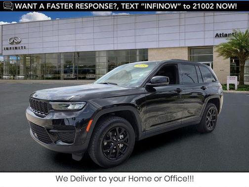 Diamond Black Crystal Pearlcoat 2025 Jeep Grand Cherokee Altitude