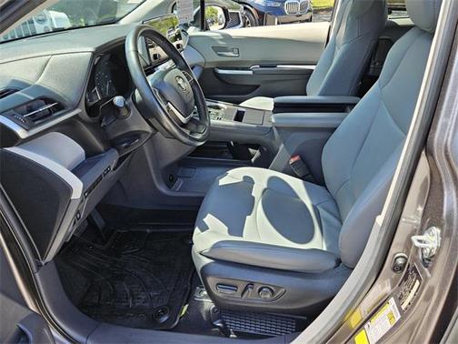 2024 Toyota Sienna XLE 8 Passenger