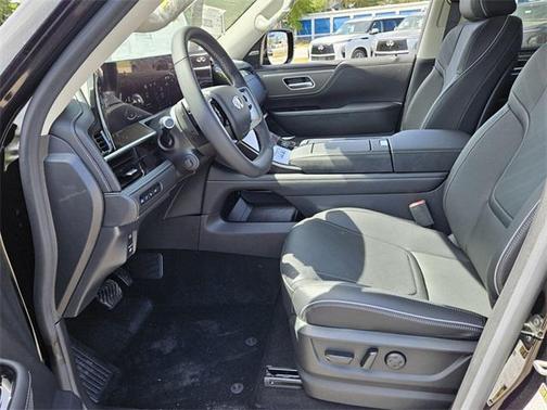 2025 INFINITI QX80 Luxe