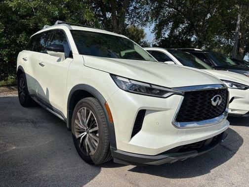 Majestic White 2023 INFINITI QX60 SENSORY