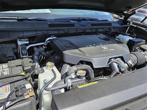 2025 INFINITI QX80 Luxe