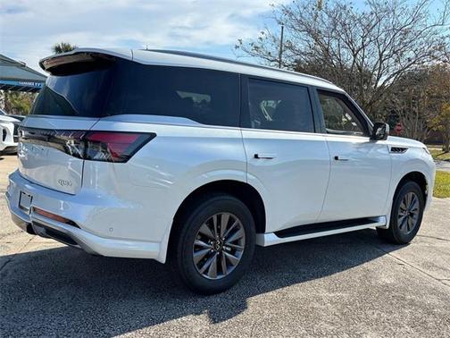 2026 INFINITI QX80 PURE