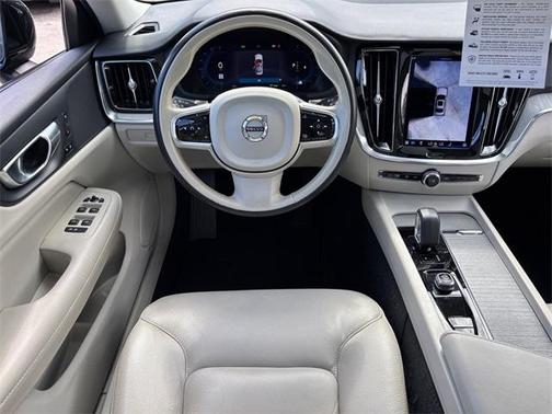 2024 Volvo S60 B5 Plus Dark Theme