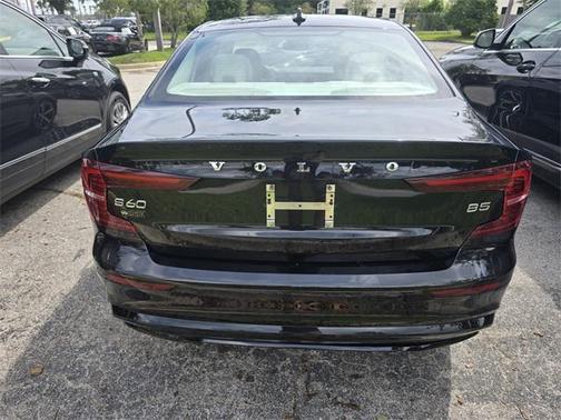 2024 Volvo S60 B5 Plus Dark Theme