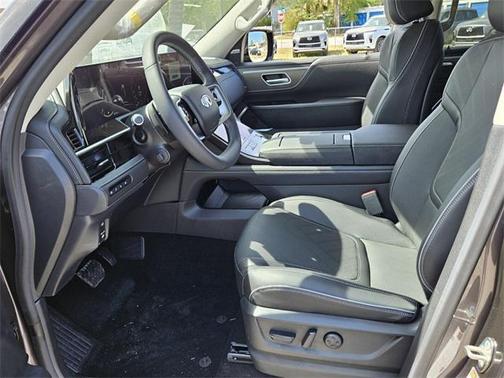 2025 INFINITI QX80 Luxe