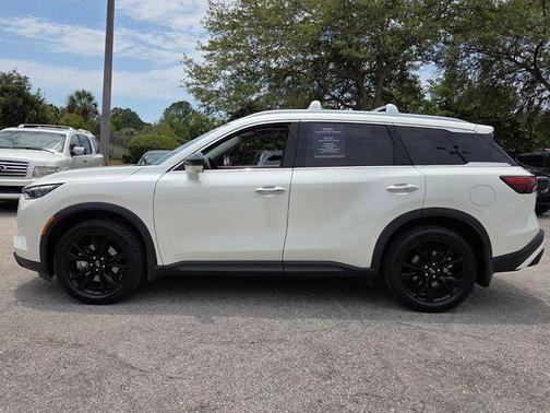 Majestic White 2025 INFINITI QX60 Luxe