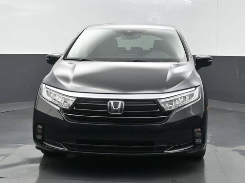 Crystal Black Pearl 2024 Honda Odyssey