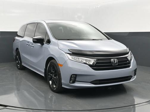 Sonic Gray Pearl 2024 Honda Odyssey