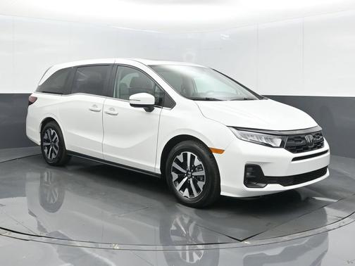 Platinum White Pearl 2026 Honda Odyssey