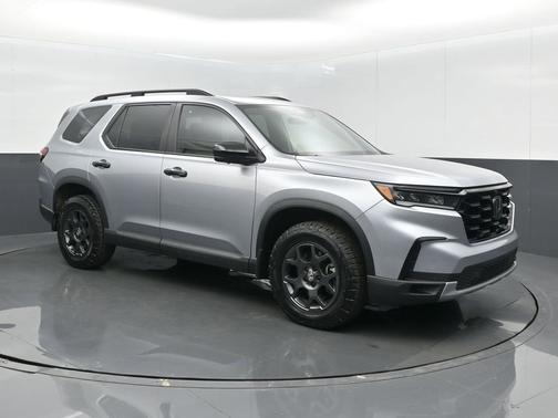 Lunar Silver Metallic 2023 Honda Pilot