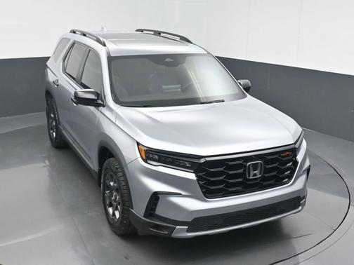 Lunar Silver Metallic 2023 Honda Pilot