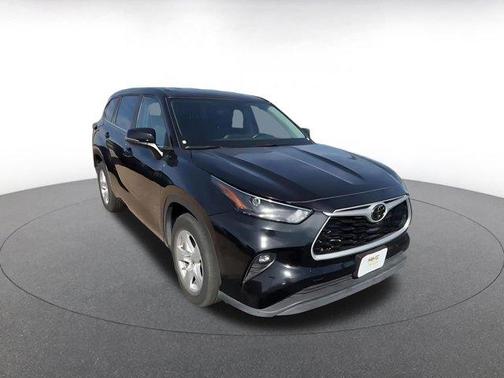 2025 Toyota Highlander LE