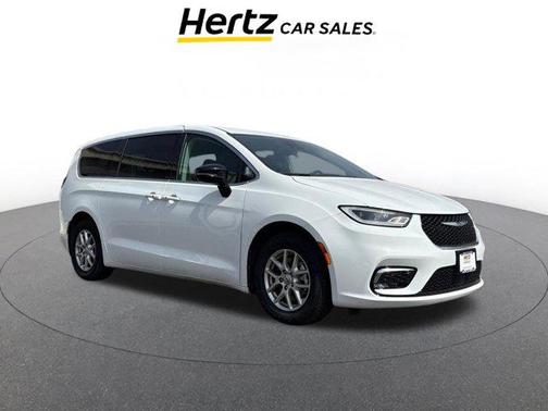 Bright White Clearcoat 2024 Chrysler Pacifica Touring L