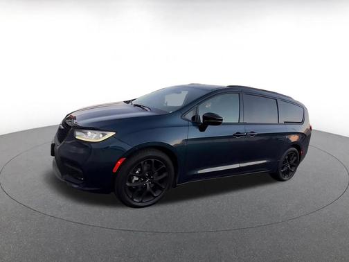 Fathom Blue Pearlcoat 2025 Chrysler Pacifica Limited