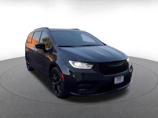 Fathom Blue Pearlcoat 2025 Chrysler Pacifica Limited
