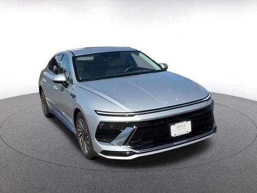 2025 Hyundai SONATA Hybrid SE