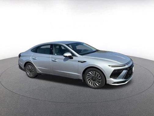 2025 Hyundai SONATA Hybrid SE