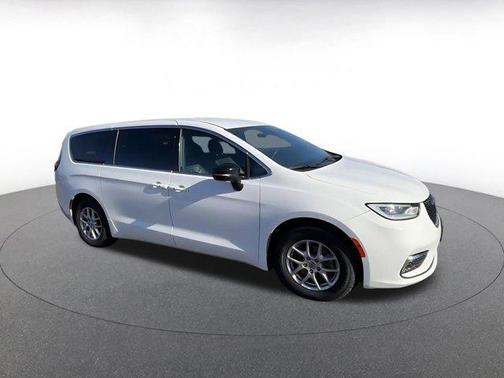 2025 Chrysler Pacifica L