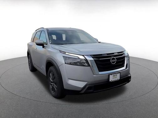 Brilliant Silver Metallic 2025 Nissan Pathfinder SV FWD