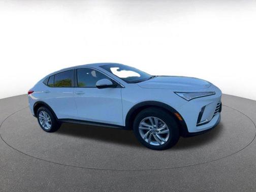 Summit White 2025 Buick Envista Preferred FWD