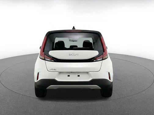 Snow White Pearl 2025 Kia Soul LX