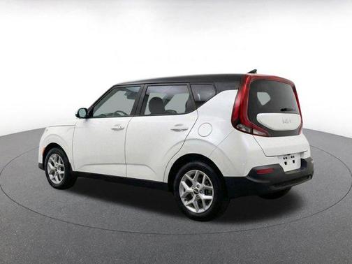 Snow White Pearl 2025 Kia Soul LX