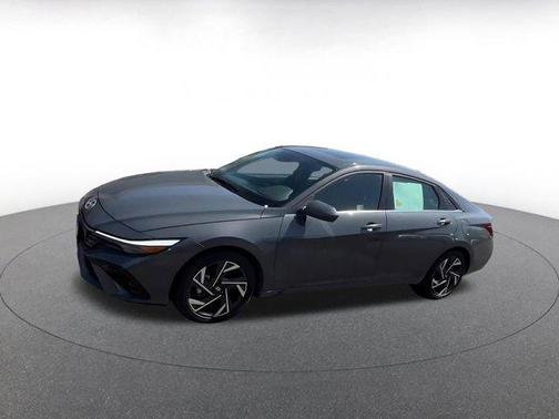 2025 Hyundai ELANTRA SEL