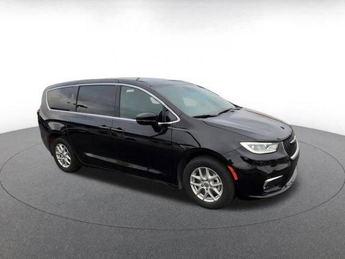 2025 Chrysler Pacifica L