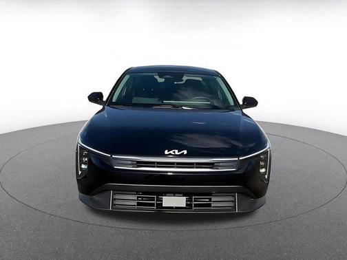 Aurora Black Pearl 2025 Kia K4 LXS