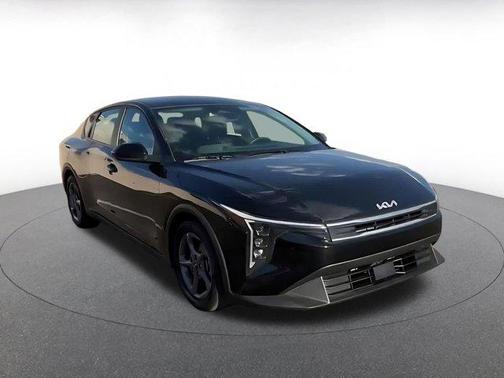 Aurora Black Pearl 2025 Kia K4 LXS