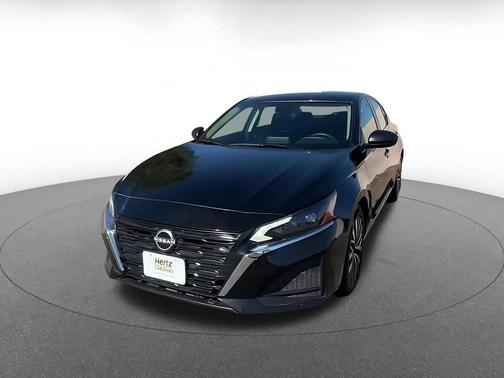 Super Black 2025 Nissan Altima SV FWD
