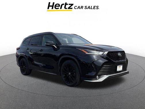 Midnight Black Metallic 2024 Toyota Highlander XSE