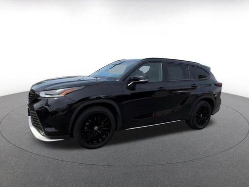 Midnight Black Metallic 2024 Toyota Highlander XSE