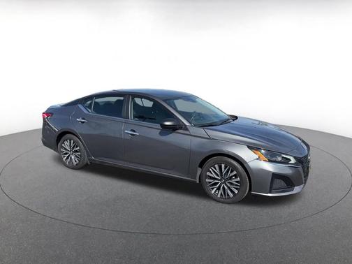 Gun Metallic 2025 Nissan Altima SV FWD