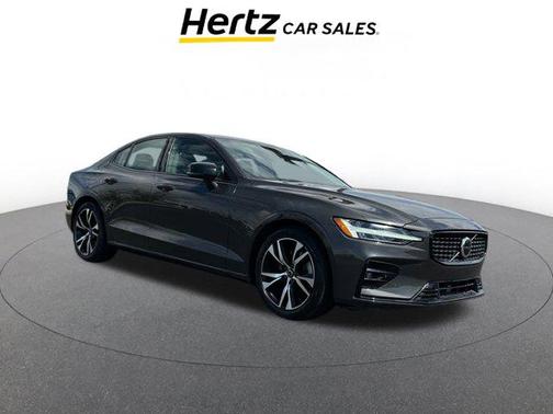 2024 Volvo S60 B5 Core Dark Theme