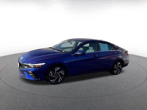 2025 Hyundai ELANTRA SEL